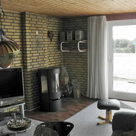 Holiday home Three-bedroom Holiday In Henne 6 Henne Strand